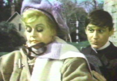 A Tribute to Roddy McDowall - Bedknobs and Broomsticks (broom017.jpg)