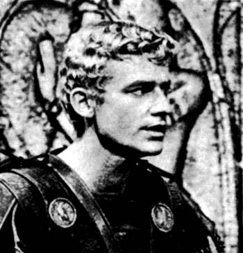 A Tribute to Roddy McDowall - Cleopatra (octavian09a.jpg)