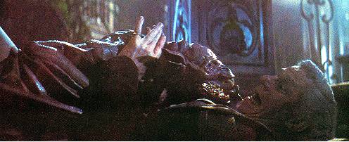 A Tribute to Roddy McDowall - Fright Night (fn126.jpg)