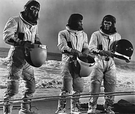 A Tribute to Roddy McDowall - Escape from the Planet of the Apes (escape05.jpg)