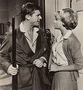 A Tribute to Roddy McDowall - That Darn Cat (thatdc01.jpg)