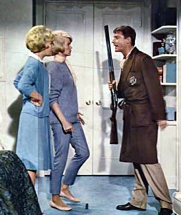 A Tribute to Roddy McDowall - That Darn Cat (thatdc04.jpg)