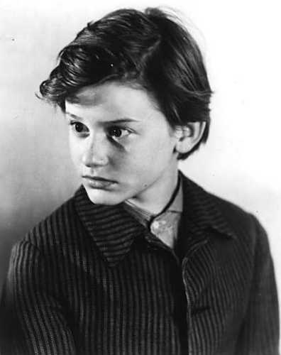 A Tribute to Roddy McDowall - How Green Was My Valley (huw42.jpg)