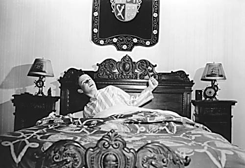 A Tribute to Roddy McDowall - Cheviot Hills (bedroom.jpg)