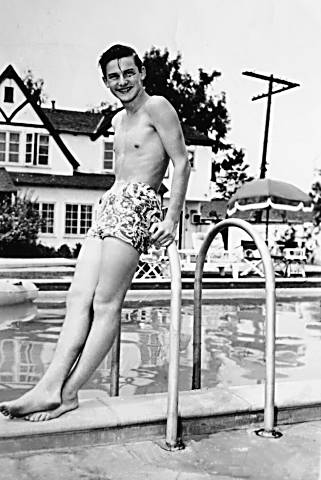 A Tribute to Roddy McDowall - Cheviot Hills (pool04.jpg)