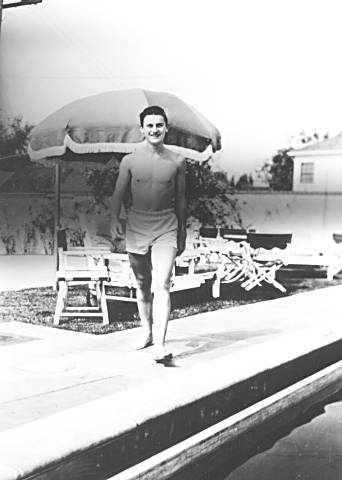 A Tribute to Roddy McDowall - Cheviot Hills (pool07.jpg)