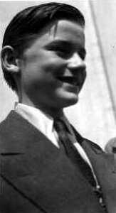 A Tribute to Roddy McDowall - rm42_01.jpg