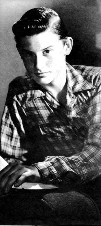 A Tribute to Roddy McDowall - Movie Life Year Book 1947 (page1.jpg)