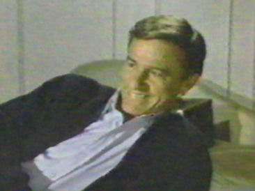 A Tribute to Roddy McDowall - Hotel (relax03.jpg)