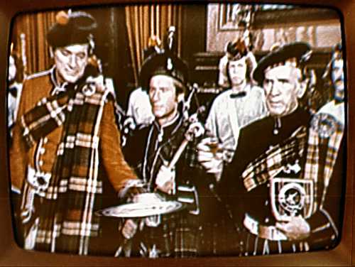 A Tribute to Roddy McDowall - McMillan and Wife (mw01.jpg)