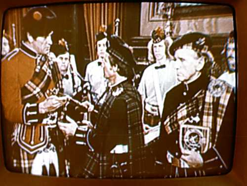 A Tribute to Roddy McDowall - McMillan and Wife (mw02.jpg)