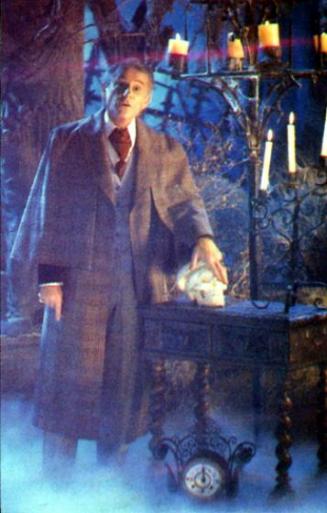 A Tribute to Roddy McDowall - Fright Night II (fn202.jpg)