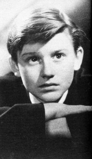 A Tribute to Roddy McDowall - rm40s05.jpg