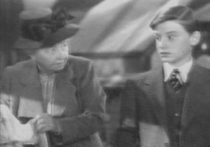 A Tribute to Roddy McDowall - In Between (EE01.jpg)